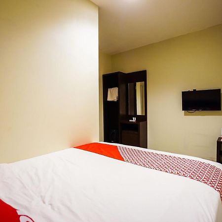 Hotel O Makassar Near Gereja Advent Tikala Baru Formerly Rid'S Hotel Manado Extérieur photo